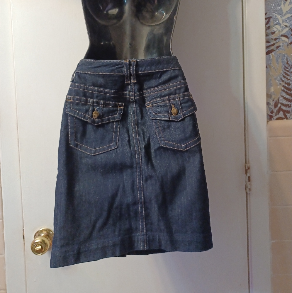 Tommy Hilfiger Dark Wash Denim Brass Logo Button Skirt - Picture 5 of 8